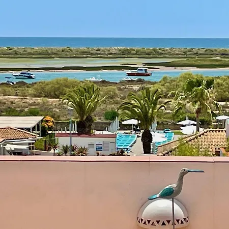 Golden Club- Eyes On Sea Apartment